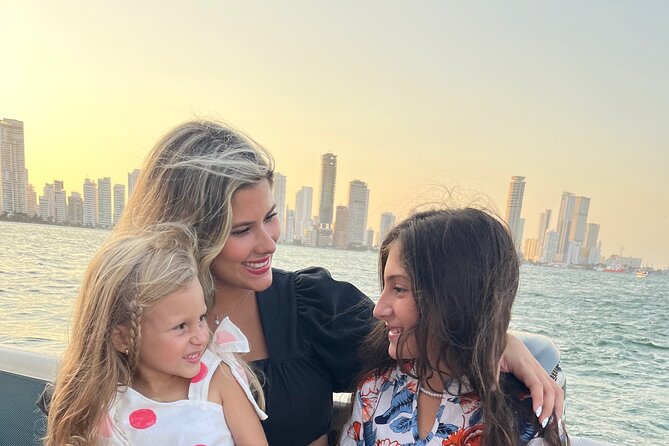 2 hrs Tour in Cartagena Bay with Sunset View - Where You’ll Meet and How to Pick the Best Time Slot