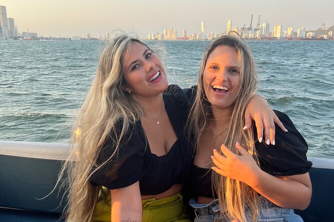 2 hrs Tour in Cartagena Bay with Sunset View - Price and Value: Is $30 for 2 Hours a Good Deal?