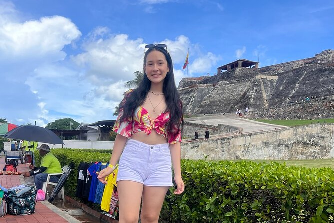 4-Hour Tour of the Best of Cartagena in an Air-Conditioned Van - Transportation, heat, vendors, and language: plan around the rough edges