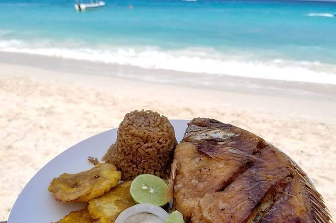 4 Rosario Islands Adventure with entrance to the oceanarium included - Stop 2: Rosario Islands plus the Pablo Escobar plane snorkeling stop