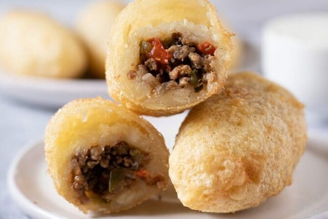4h Cooking Class in Cartagena with 10 Recipes & Bottomless Drinks - Small group size (max 6) and why it matters