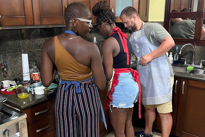 4h Cooking Class in Cartagena with 10 Recipes & Bottomless Drinks - Value check: is $85 worth it for 10 recipes and bottomless drinks?