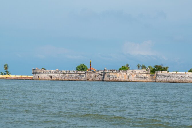 A whole day to the 5 Rosario Islands with snorkeling and plankton - Cartagena morning: Torre del Reloj to Bocachica fort views