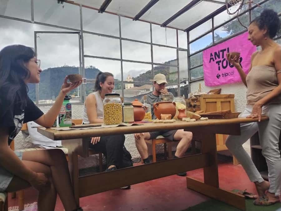 Anti tour Medellin - Price and timing: is it good value for $33 and 3 hours?