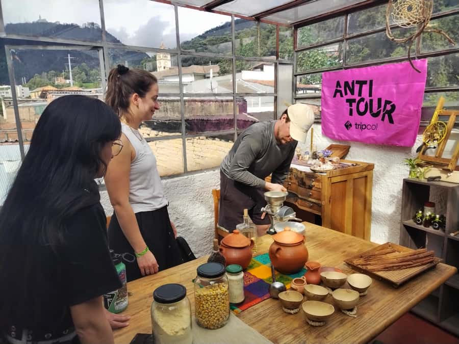 Anti tour Medellin - Anti Tour Medellín: what you learn when the city changes