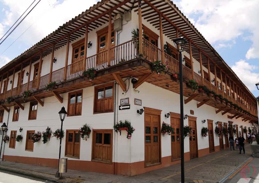 Antioquia’s Villages: El Retiro, La Ceja, and More - San Antonio de Pereira: Antioquian lunch and famous desserts