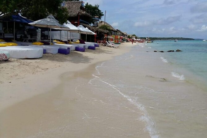 Banana Beach on the white beach of Baru - Key highlights at a glance
