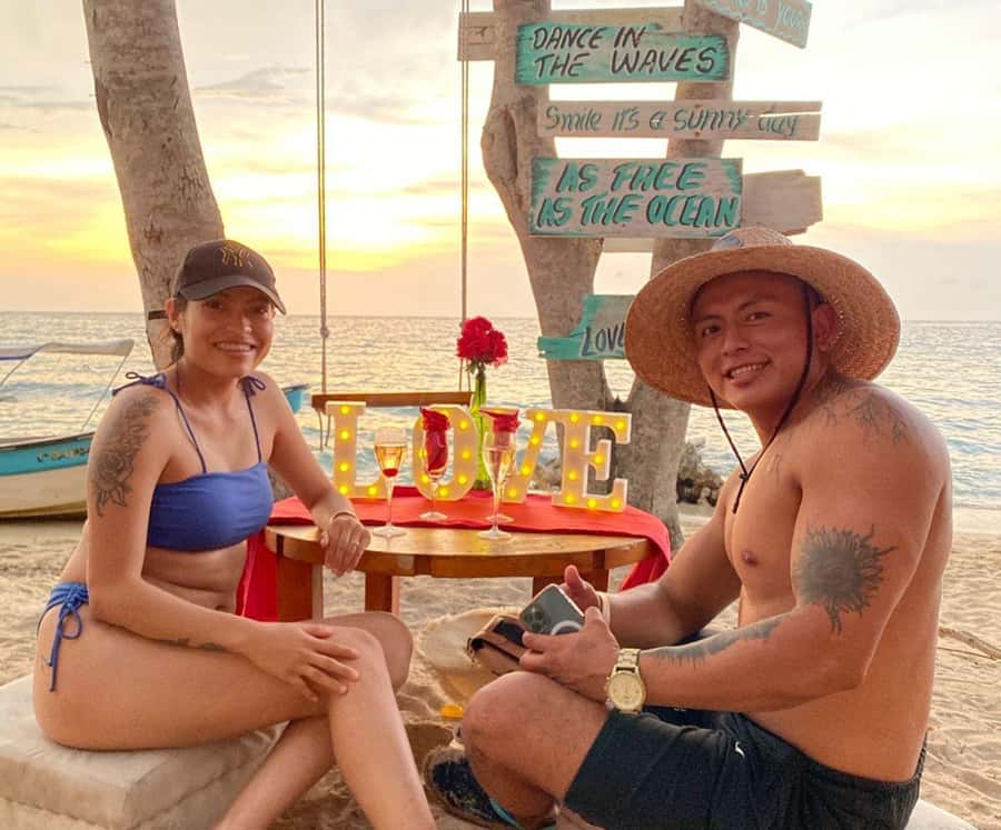 Barú: Sunset on the beach + bioluminescense plankton - Freedom Beach Club: the semi-private beach setup that keeps the day fun