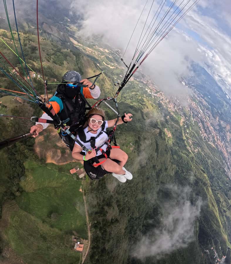 Bello: Paragliding in Medellín - The 3-hour flow: San Félix arrival, registration, then up in the air