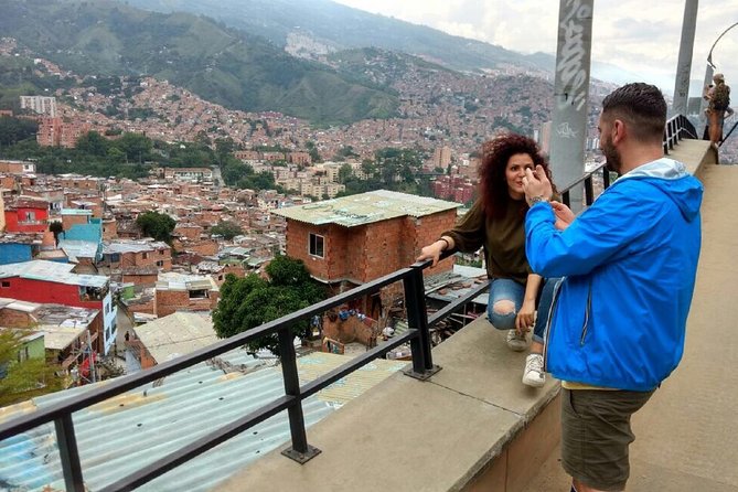 Best Full Day Private Medellin City Tour and Botero´s Plaza - Comuna 13 Electric Escalators: Street Art With a Strong Sense of Place