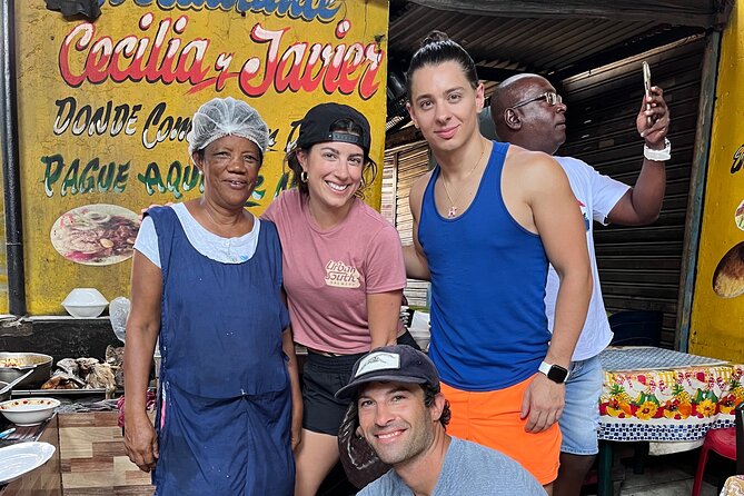 BICYCLE TOUR AND LUNCH AT ANTHONY BOURDAIN'S FAVORITE SPOT - Getsemaní streets, art walls, and the cool-neighborhood feeling