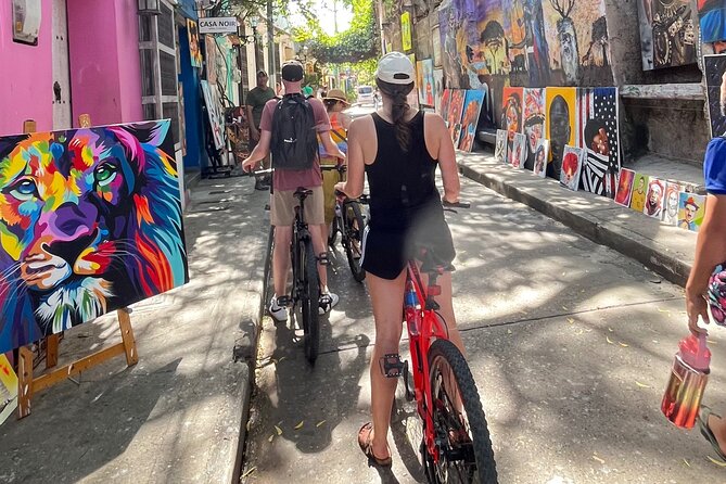 BICYCLE TOUR AND LUNCH AT SPOT FAVORITE OF ANTHONY BOURDAIN - Understanding the fort system as you ride toward Getsemaní