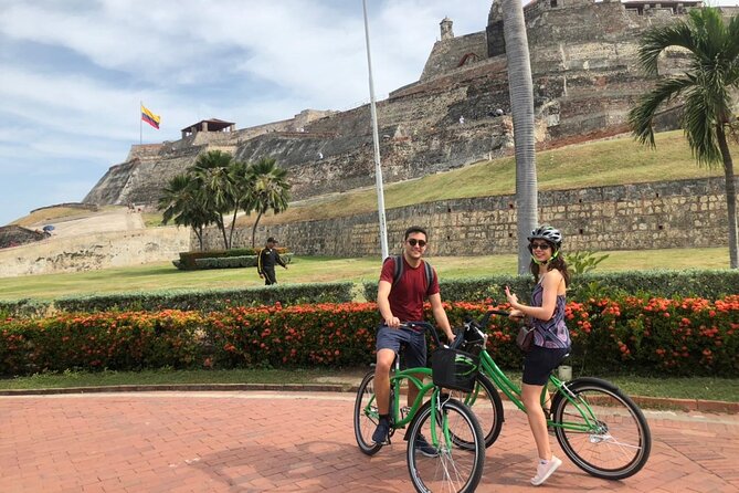 Bike city tour Cartagena - The route in plain terms: Getsemaní, forts, monuments, and the walls