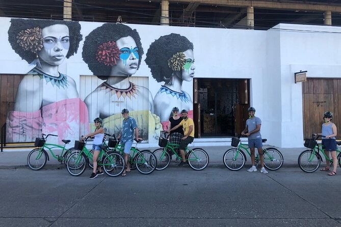 Bike city tour Cartagena - Barrio Getsemaní: neighborhood streets before the big monuments