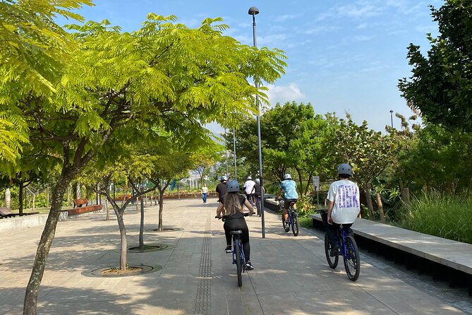 Bike City Tour Medellin With Snack and Organic Coffee - Meeting point in Laureles and the 4-hour rhythm