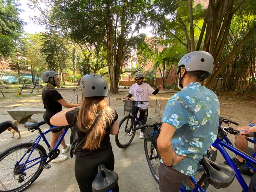 Bike Tour Medellin with Snacks and Local Beer - Plaza Botero and the extra guided stop: the city center payoff