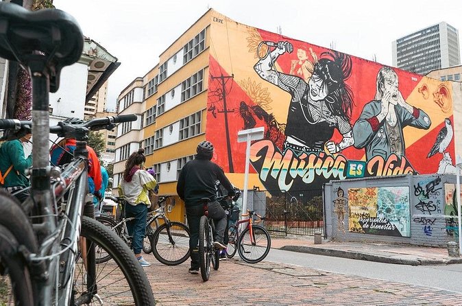 Bogotá Bike Tour with street art - Stop 4: Teusaquillo architecture ride, English Victorian to art deco
