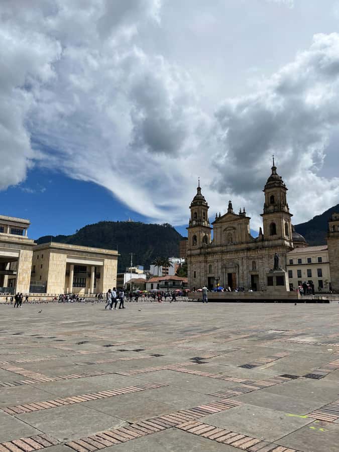 Bogotá: Candelaria Tour with Cacao and Coffee Workshop - The Walk That Connects Streets to Stories