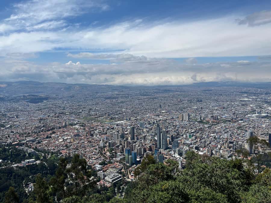 BOGOTA: City Tour, Monserrate, Gold Museum, Botero Museum, Plaza Bolívar - Quick hits before you go