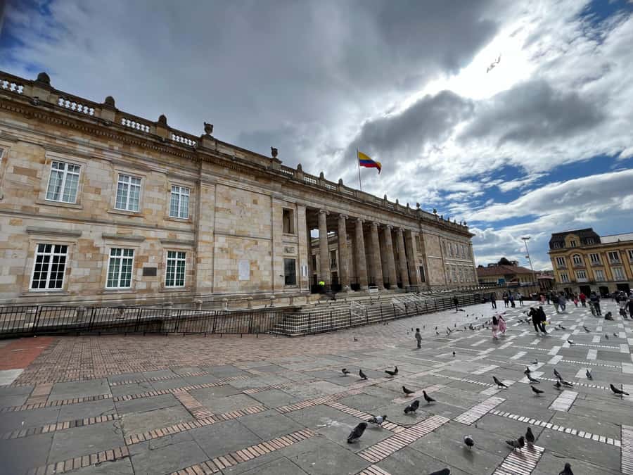 BOGOTA: City Tour, Monserrate, Gold Museum, Botero Museum, Plaza Bolívar - La Candelaria cobblestones to Plaza Bolívar: get your bearings fast
