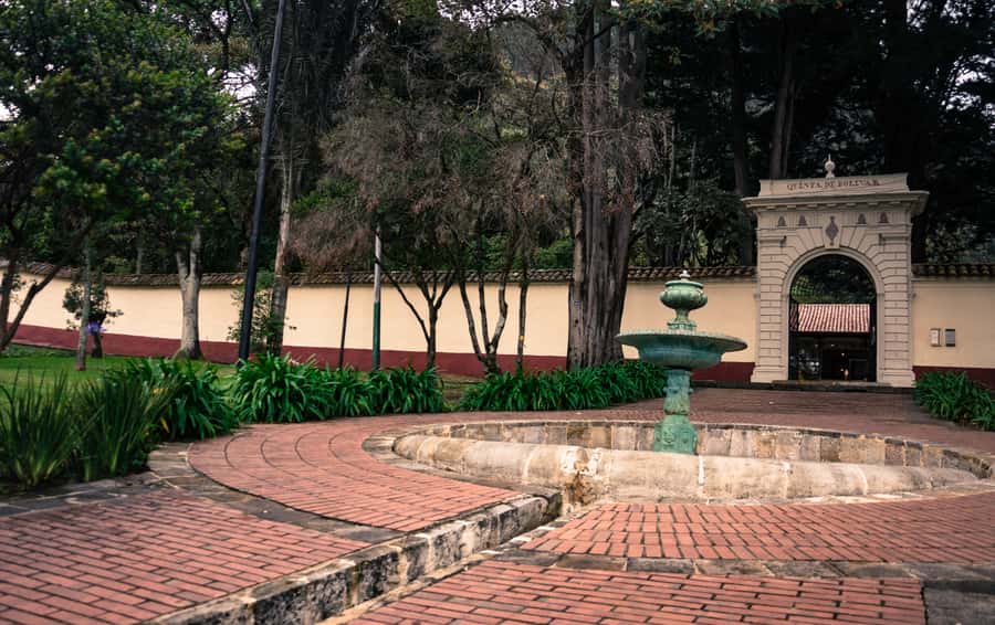 Bogotá: City Tour with Monserrate Hill, transfers and guide - Start in Bogotá’s Historic Center, Where the City Explains Itself Fast