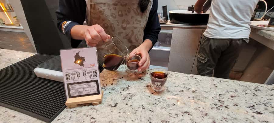 Bogota: Coffee Tour, Filtration and Espresso Experience - Chemex and V60: Learning Flavor Through Filtration