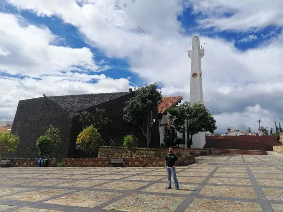 Bogota: Guatavita and Salt Cathedral Daily Group Tour - Why Guatavita and Zipaquirá work as a single-day combo