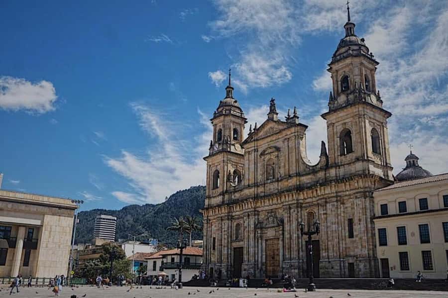 Bogotá: Guided La Candelaria Walking Tour - Key things to know before you go
