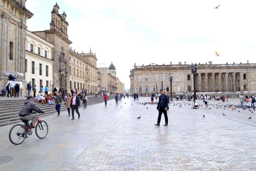 Bogotá: Guided La Candelaria Walking Tour - Fruit Tastings and How They Make the Tour Feel Local