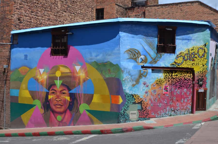 Bogotá: La Candelaria Graffiti & Urban Art Guided Tour - Key reasons this graffiti tour works