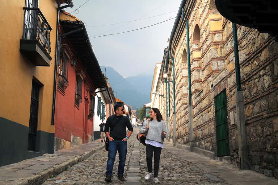 Bogota: La Candelaria Highlights Walking Tour - Why La Candelaria is a smart walking choice