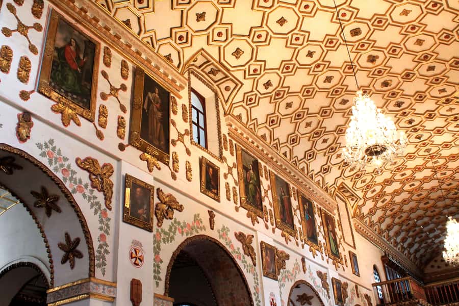 Bogota: La Candelaria Highlights Walking Tour - Bolívar Square: Capitol, Justice Palace, City Hall, and the Main Cathedral