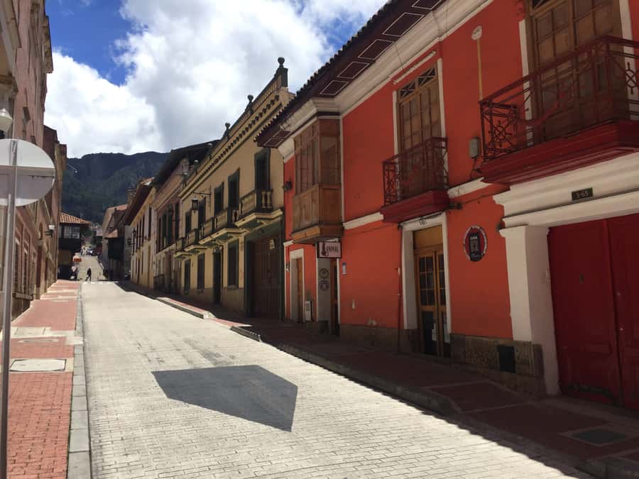Bogota: La Candelaria Highlights Walking Tour - Off the main path: baroque church, counter-monument, and Virgen del Carmen Sanctuary