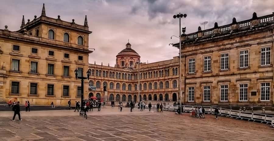 Bogota : Must-See Sites Walking Tour With a Guide - Key Points Worth Your Time