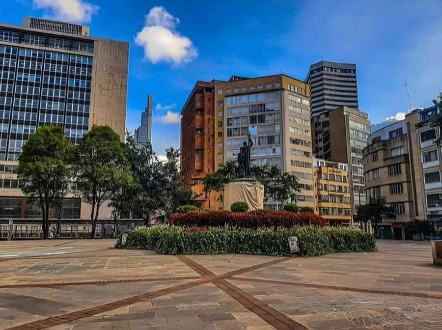 Bogota : Must-See Sites Walking Tour With a Guide - The Big Idea: Why La Candelaria Works as a Walking Tour