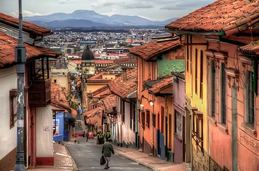 Bogota : Must-See Sites Walking Tour With a Guide - Chorro de Quevedo Square: Your First Compass Point