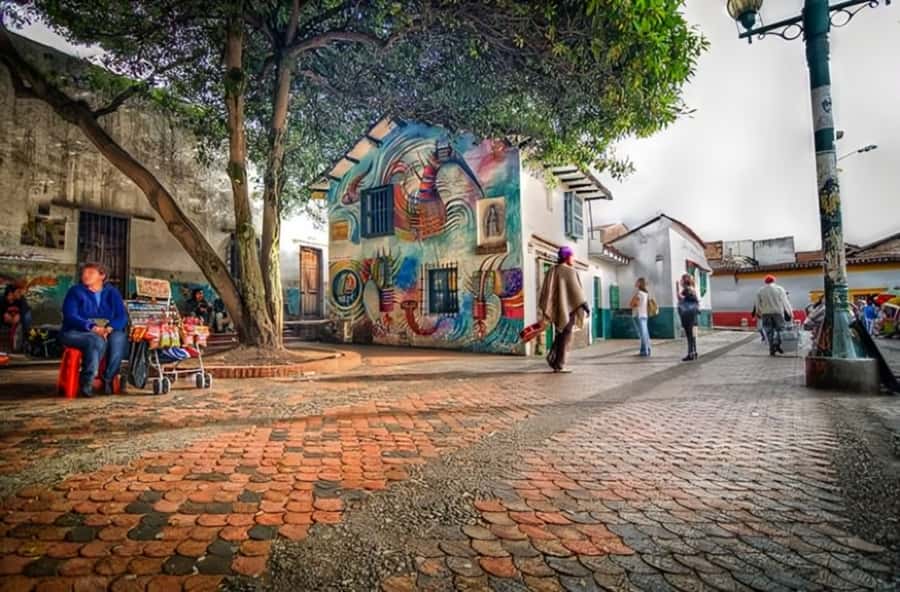 Bogota : Must-See Sites Walking Tour With a Guide - Chicha Bar Stop: Taste a Traditional Drink With Context