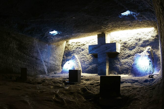 Bogota Old City Tour, Monserrate & Salt Cathedral in Zipaquira - Guides, Group Size, and Why This Day Feels Personal