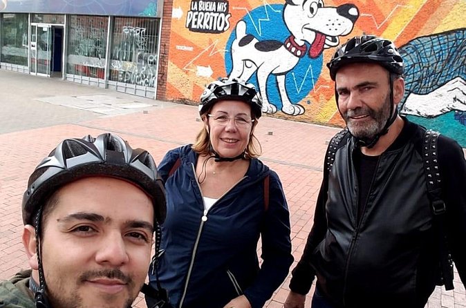 Bogotá Private Bike Tour (5. Hrs.) - From a prison museum to art stops in historic buildings