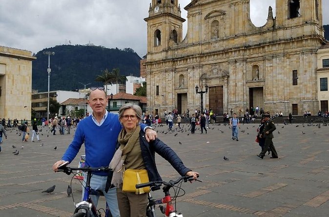 Bogotá Private Bike Tour (5. Hrs.) - Gastronomic neighborhoods and hilltop views while you ride