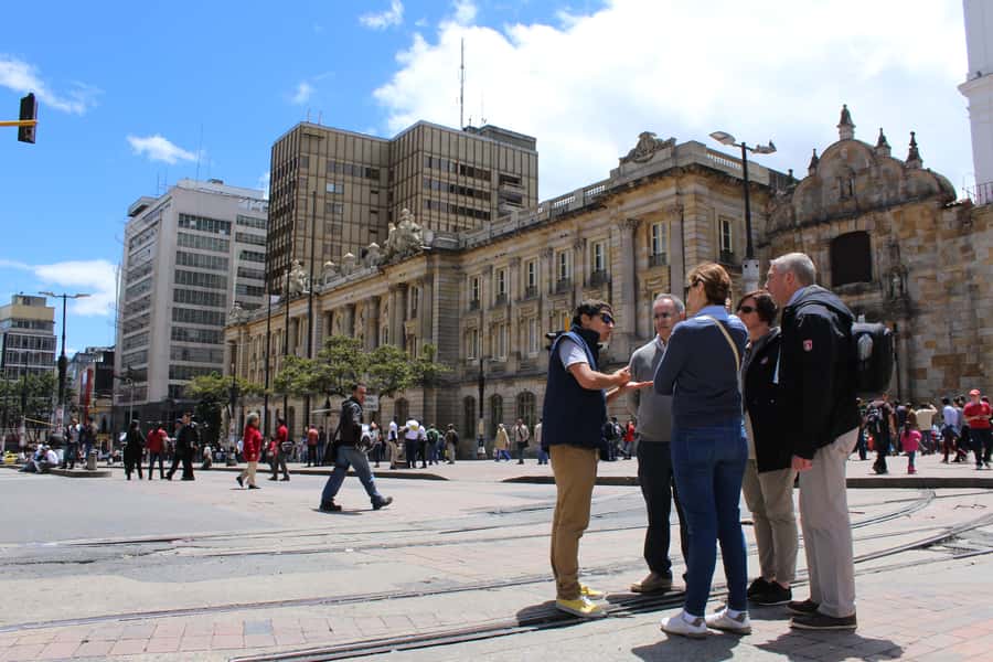 Bogotá: Private Candelaria Walking Tour and Gold Museum - A 4-hour Bogotá best-of: Museo del Oro and La Candelaria without the stress