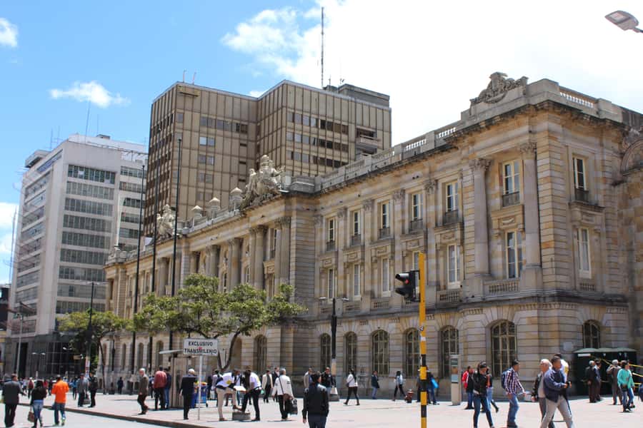 Bogotá: Private Candelaria Walking Tour and Gold Museum - Chorro de Quevedo and Calle del Coliseo: small streets with big stories