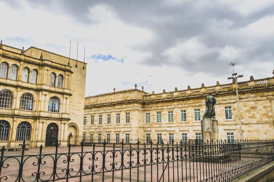 Bogotá: Private Candelaria Walking Tour with Gold Museum - Starting at the Gold Museum and why it sets the tone