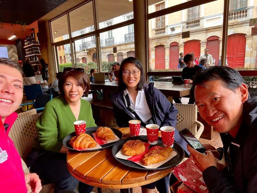 Bogotá: Private City Tour, Monserrate, Emerald and Botero - Price and value: what $65 gets you in a city of time costs