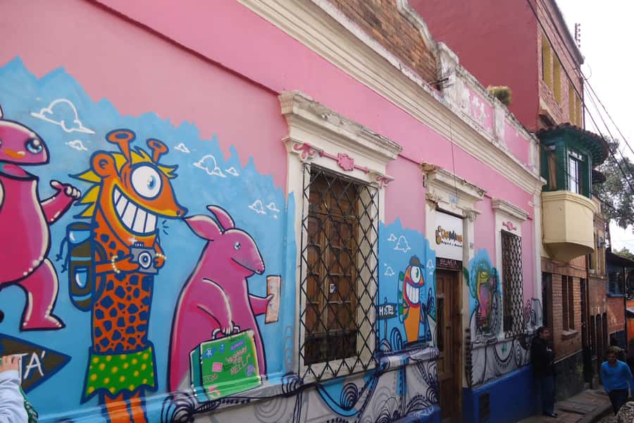 Bogota: Private custom tour with a local guide - Choosing your route: monuments, museum exteriors, and optional ticketed visits