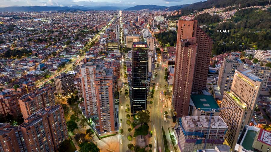 Bogotá: Private Guided Tour with Monserrate & La Candelaria - La Candelaria Walk: Cobblestones, Color, and Street Stories