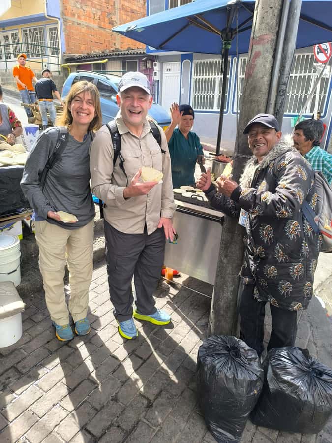 Bogotá´s Barrios: El Paraíso Favela Tour with Cable Car - Cable car views and first impressions over El Paraíso