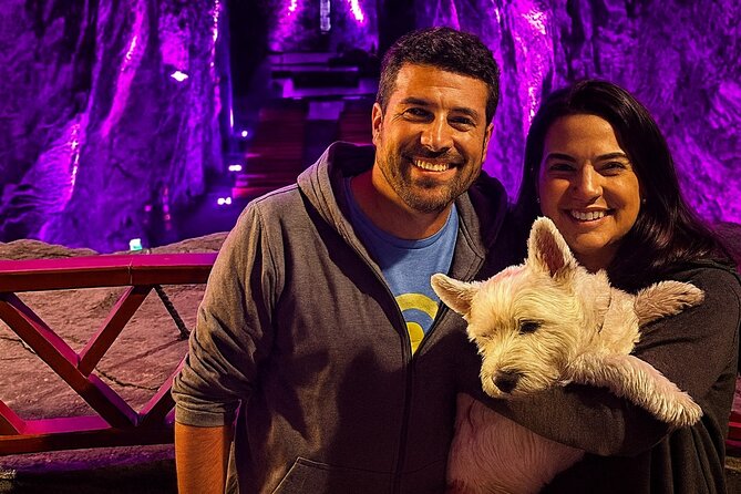 Bogotá´s Best Private Day Trip: Salt Cathedral & Guatavita Lagoon - Stop 2: Zipaquirá Town Hour for Coffee, Color, and Craft Shops