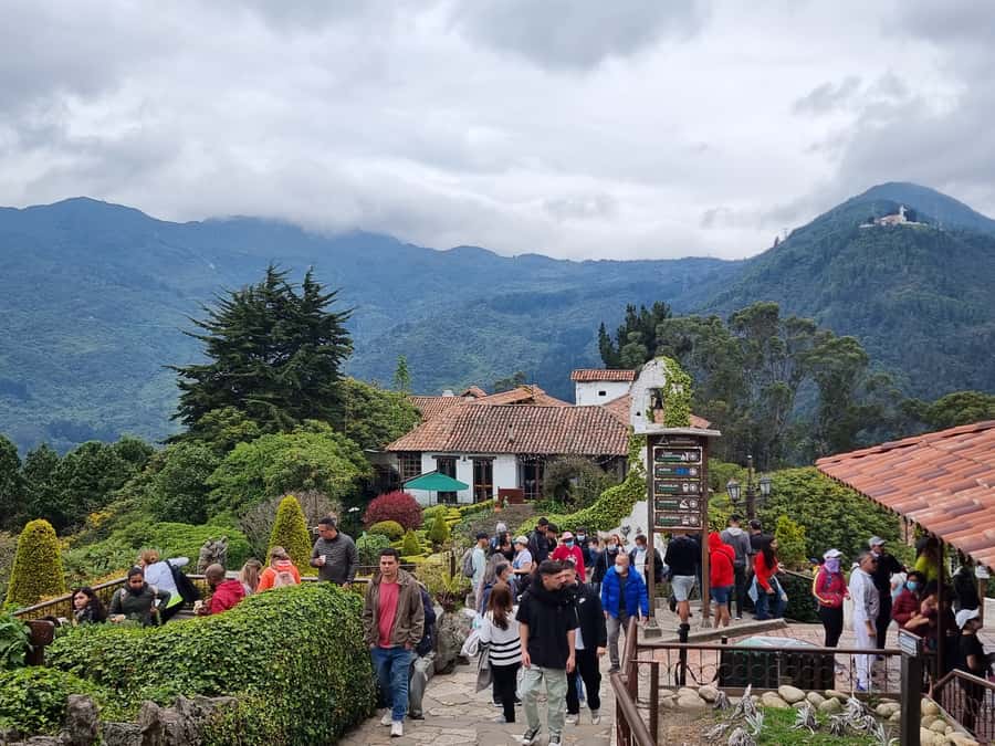 Bogota's Historic Center and Monserrate in one day - Lunch and bottled water: the comfort basics done right
