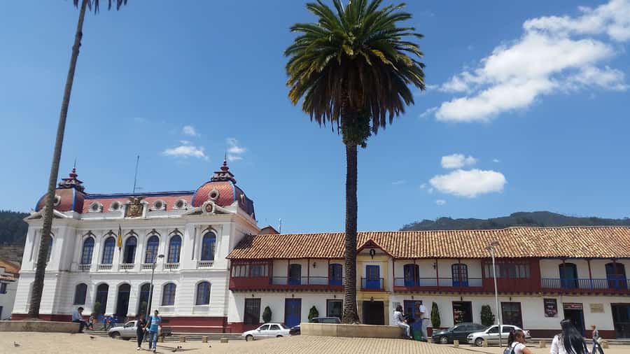 Bogotá: Salt Cathedral & Lake Guatavitá Tour with Lunch - Key highlights in a nutshell